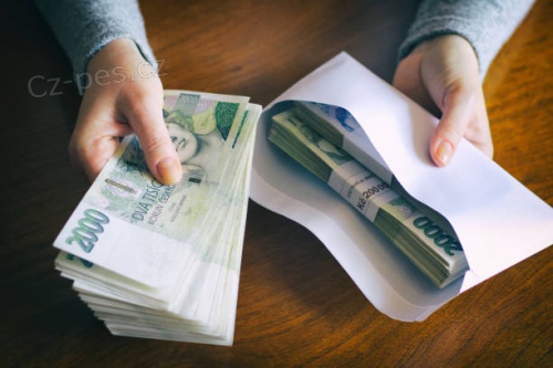 NENAB�Z� P�J�KU, ZEJM�NA ��DN� PO��TE�N� POPLATKY.