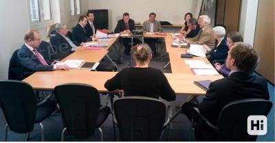 LEG�LN� NEBANKOVN� P�J�KY